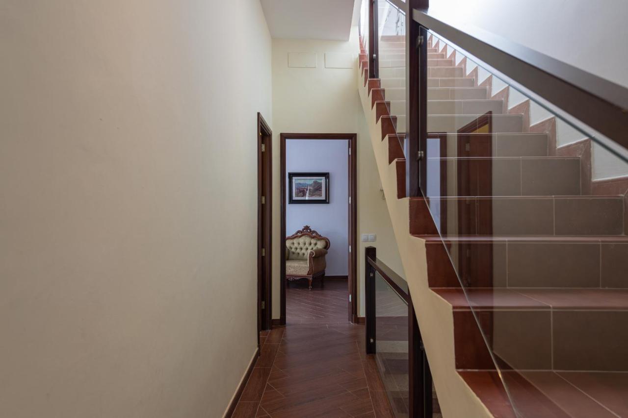 Homeforguest New Duplex With Rooftop Next To Arucas Cathedral Exterior photo